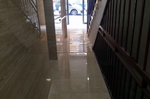 Pulido y Abrillantado de suelos en Comunidad de vecinos en el Baix Ebre